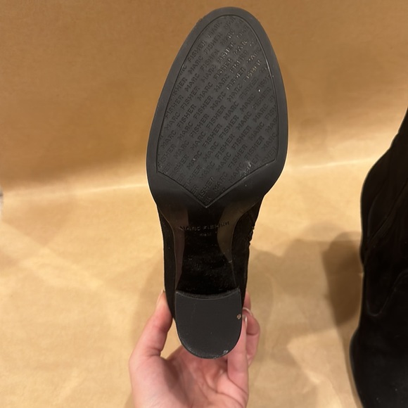 Marc fisher black suede booties - Picture 3 of 3
